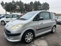 Usata Peugeot 1007 73 CV (53 kW) 2006 Argento Monovolume