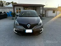 Usata Renault Captur Life 90 CV (66 kW) 2017 Grigio SUV