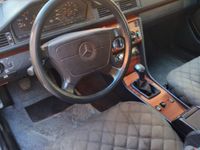 Usata Mercedes E250 113 CV (83 kW) 1994 Bianco Berlina