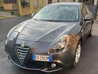 Usata Alfa Romeo Giulietta Distinctive 105 CV (77 kW) 2015 Grigio Utilitaria