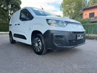 Usata Fiat Doblò 110 CV (80 kW) 2024 Bianco Monovolume
