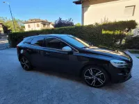 Usata Volvo V40 R-Design 120 CV (88 kW) 2018 Nero Berlina