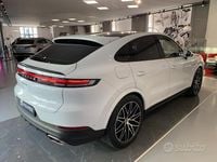 Usata Porsche Cayenne 470 CV (345 kW) 2024 Bianco SUV