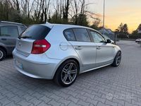 Usata BMW 118 122 CV (89 kW) 2006 Grigio Utilitaria
