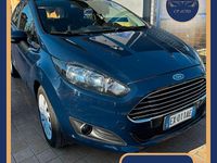 Usata Ford Fiesta 75 CV (55 kW) 2015 Blu Berlina
