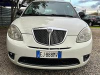 Usata Lancia Ypsilon 75 CV (55 kW) 2011 Bianco Utilitaria