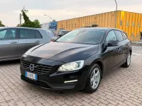 Usata Volvo V60 Kinetic 115 CV (84 kW) 2015 Nero Station wagon