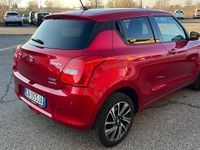 Usado Suzuki Swift 83 CV (61 kW) 2023 Rojo Berlina