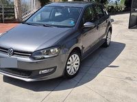 Usado VW Polo 82 CV (60 kW) 2011 Gris Utilitario