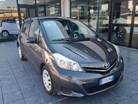 Usata Toyota Yaris Lounge 90 CV (66 kW) 2013 Grigio Utilitaria