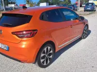 Usata Renault Clio V Evolution 100 CV (73 kW) 2023 Arancione Berlina