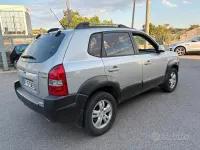 Usata Hyundai Tucson Active 141 CV (103 kW) 2008 Grigio SUV