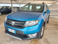 Usata Dacia Sandero Stepway 90 CV (66 kW) 2016 Bluazzurro Berlina