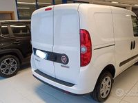 Usata Fiat Doblò Lounge 105 CV (77 kW) 2023 Bianco Monovolume