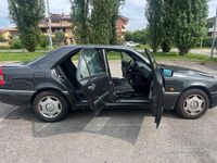 Usata Mercedes C180 Elegance 122 CV (89 kW) 1995 Grigio Berlina