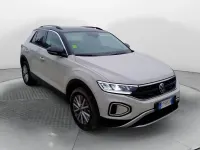 Usata VW T-Roc Life 110 CV (80 kW) 2024 Beige SUV