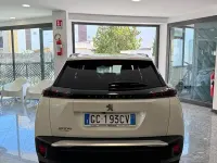 Usata Peugeot 2008 Allure 131 CV (96 kW) 2020 Bianco SUV