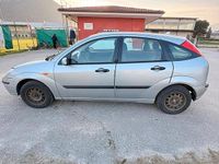Begagnad Ford Focus 116 HK (85 kW) 2003 Grå Sedan