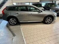 usata Volvo V60 CC 2.4 d4 Momentum awd geartronic