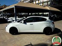 Usata Alfa Romeo Giulietta Distinctive 105 CV (77 kW) 2015 Bianco Utilitaria