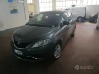 Usata Lancia Ypsilon Gold 69 CV (50 kW) 2017 Nero Utilitaria