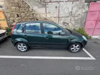 Usata Ford Fiesta 68 CV (50 kW) 2005 Verde Utilitaria