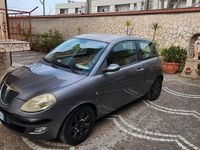 Usata Lancia Ypsilon 70 CV (51 kW) 2004 Grigio Utilitaria