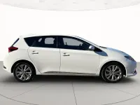 Usata Toyota Auris Lounge 112 CV (82 kW) 2016 Bianco Berlina