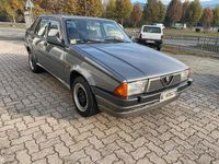 Usata Alfa Romeo 75 148 CV (108 kW) 1988 Grigio Berlina