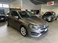 Usata Mercedes B180 122 CV (89 kW) 2018 Grigio Monovolume
