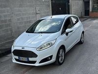 Usata Ford Fiesta 75 CV (55 kW) 2014 Bianco Utilitaria