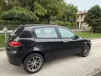 Usata Alfa Romeo 147 116 CV (85 kW) 2004 Nero Utilitaria