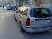 Usata Ford Focus 90 CV (66 kW) 2002 Grigio Station wagon