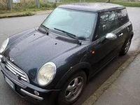 Begagnad Mini Cooper 75 HK (55 kW) 2004 Svart Halvkombi
