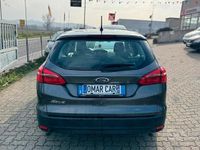 Usata Ford Focus 119 CV (87 kW) 2015 Grigio Station wagon