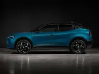 Usata Alfa Romeo Junior Edizione Speciale 61 kW (84 CV) 2025 Diversi colori SUV