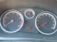 Usata Opel Corsa 65 CV (47 kW) 2011 Grigio Utilitaria