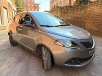 Usata Lancia Ypsilon 69 CV (50 kW) 2022 Grigio Utilitaria