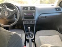 Usado VW Polo 90 CV (66 kW) 2012 Gris Utilitario