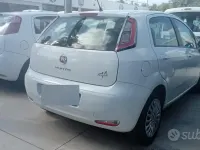 Usata Fiat Punto Street 75 CV (55 kW) 2013 Bianco Utilitaria