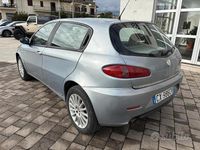 Usata Alfa Romeo 147 Distinctive 115 CV (84 kW) 2005 Grigio Utilitaria