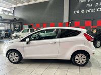 Usata Ford Fiesta Titanium 82 CV (60 kW) 2011 Bianco Utilitaria