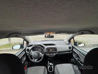 Usata Toyota Yaris 69 CV (50 kW) 2015 Bianco Utilitaria