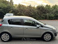 Usata Opel Corsa 86 CV (63 kW) 2015 Gray Utilitaria