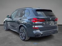Nuova BMW X5 M Sport 530 CV (389 kW) 2026 Grigio scuro SUV