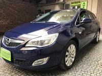 Usata Opel Astra 125 CV (91 kW) 2011 Blu Berlina