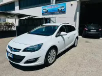 Usata Opel Astra Cosmo 140 CV (102 kW) 2014 Bianco Station wagon