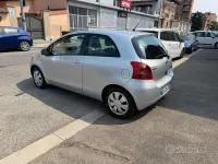 Usata Toyota Yaris 90 CV (66 kW) 2007 Grigio Utilitaria