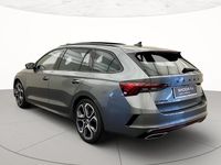 Usata Skoda Octavia RS 200 CV (147 kW) 2023 5x grigio graphite metallizzato Station wagon