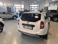 Usata Dacia Duster Lauréate 115 CV (84 kW) 2016 Bianco SUV
